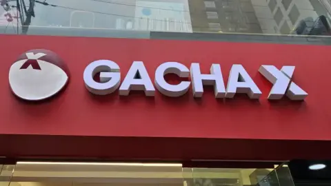 가챠엑스 홍대입구점
